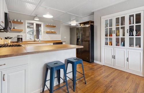 Three Oaks House | Newly updated wooded retreat near Three Oaks and Union Pier