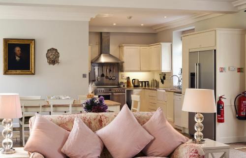 Chipping Norton House | Newmarket Cottage