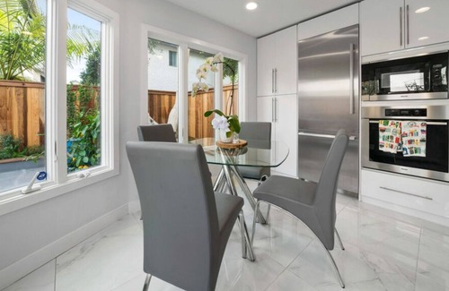 Santa Ana Heights House | Newport Beach Contemporary/Beach/Golf/Pickleball