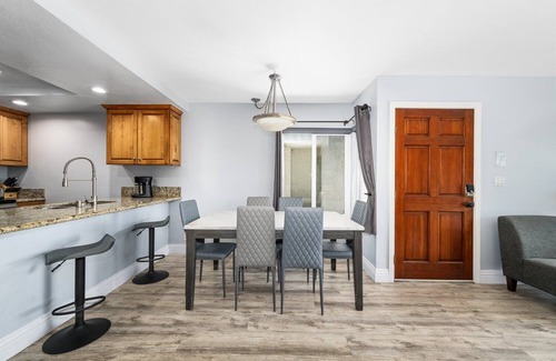 Balboa Peninsula Apartment | Newport Beach Condo with Patio | Perfect Location on the Boardwalk