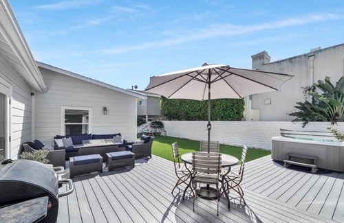 Santa Ana Heights House | Newport Heights Family Home. 4Bdrm/3- Full bath.Walking Distance to ALL