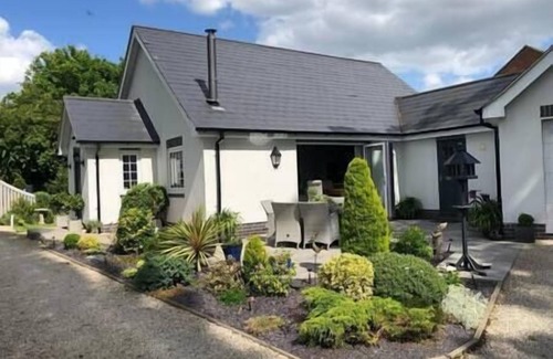 Elvaston House | Newton Lodge