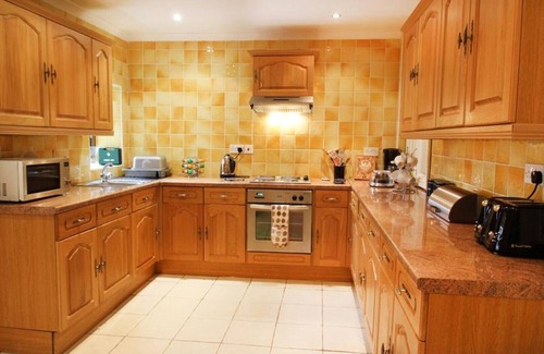 Mumbles House | Newton Road - Five Bedroom House, Sleeps 10