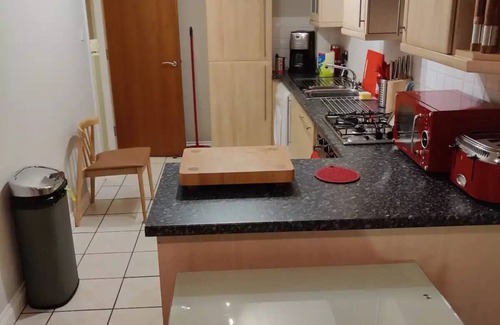 New Town Apartment | Next to the Palace and Royal Mile with parking