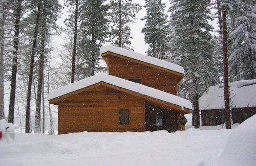 Mazama House | nGorgeous Views 3-bedroom house in charming Winthrop with WiFi