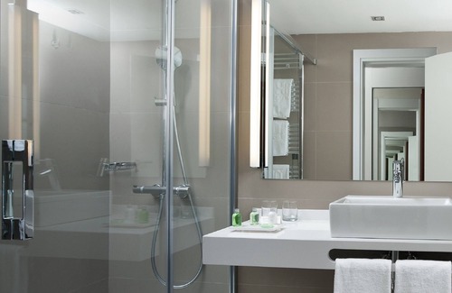 San Juan Hotel | NH Pamplona Iruña Park