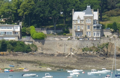 Beaussais-sur-Mer Apartment | Nice apartment on the Emerald Coast, Ploubalay