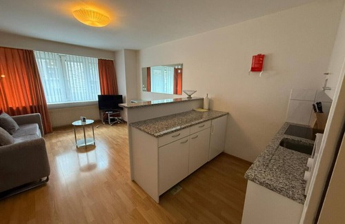 District 6 Apartment | Nice 1BR flat in the city center (Crown 3)