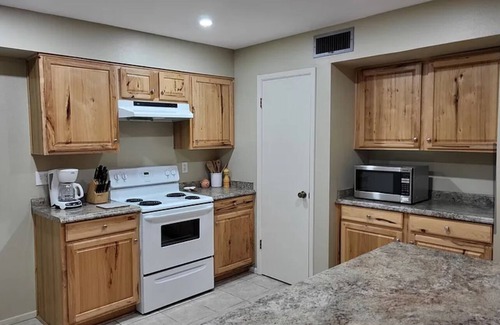 Green Valley Fairways House | Nice 2-bedroom house with AC and GVR in Green Valley