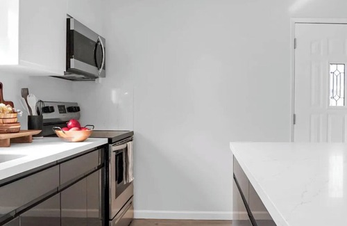 Del Monte Forest House | Nice 2-bedroom house in Del Monte Forest with WiFi access