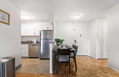 North Brookline Apartment | Nice 2bd/1.5ba Next to BU 4398