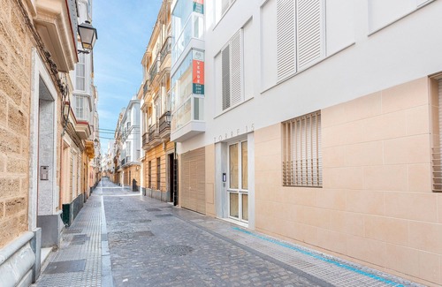 Old Town Apartment | Nice 3 BD apartment with terrace in Cadiz center. San Antonio II