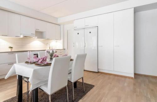Etela-Kaarela Apartment | Nice 74,5 m2 ap for 6 with parking and sauna
