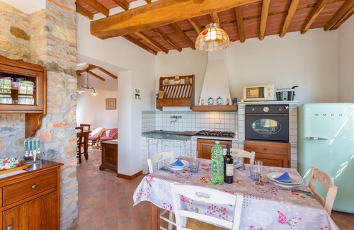 Mastiano Villa | Nice apartment in villa with WIFI, pool, TV, patio, pets allowed and panoramic view, close to Lu.