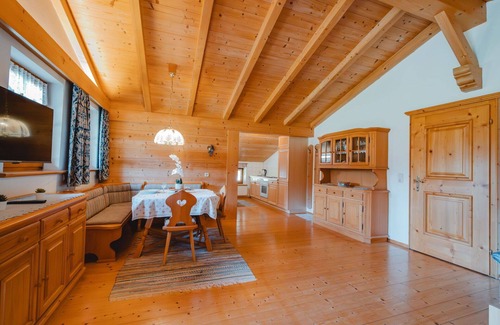 Sankt Martin bei Lofer Villa | Nice apartment in villa for 3 people with TV and balcony