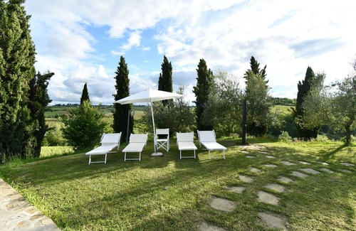 Ponte di Gabbiano Apartment | Nice apartment for 3 people with A/C, WIFI, pool, TV, pets allowed and parking, close to Siena