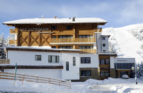 Katschberg Apartment | Nice apartment for 4 guests with pool, WIFI, balcony, pets allowed, panoramic view and parking