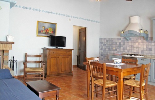 Rigutini Apartment | Nice apartment for 2 people with pool, WIFI, A/C, TV, patio and pets allowed