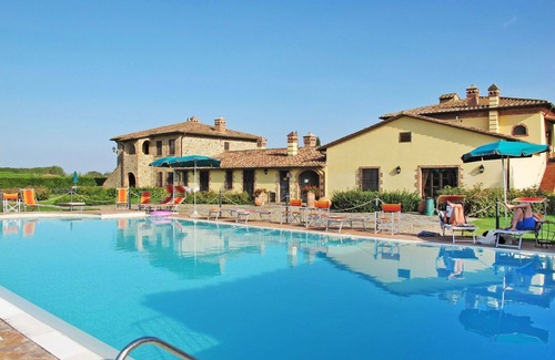 Rigutini Apartment | Nice apartment for 2 people with pool, WIFI, A/C, TV, patio and pets allowed