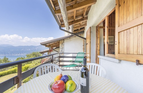 San Zeno di Montagna Apartment | Nice apartment for 4 pers. in San Zeno di Montagna on Lake Garda overlooking the lake