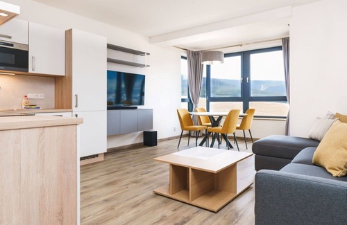 Loucna Pod Klinovcem Apartment | Nice apartment for 6 guests with WIFI, TV, balcony and parking
