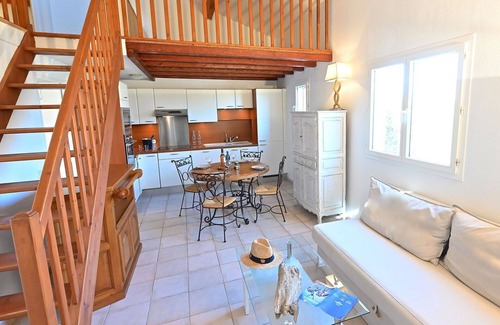 La Rouviere Apartment | Nice apartment for 4 guests with WIFI, A/C, pool, TV and patio