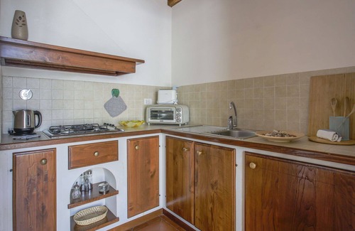 Sesto Fiorentino Villa | Nice apartment in villa for 3 people with WIFI, pool, TV, terrace and pets allowed