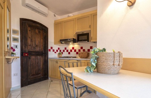 Canneddi Apartment | Nice apartment for 4 people with WIFI, pool, A/C, TV, terrace and pets allowed