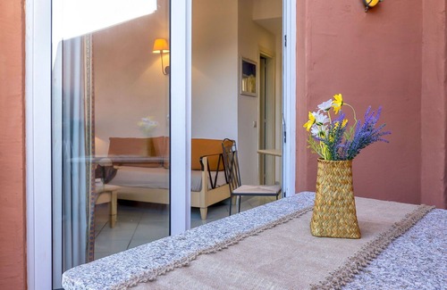 Canneddi Apartment | Nice apartment for 4 people with WIFI, pool, A/C, TV, terrace and pets allowed