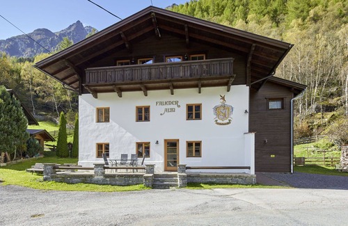 Runhof Apartment | Nice apartment for 3 people with WIFI, pool, TV, balcony and pets allowed