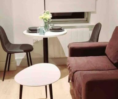 Loxford Apartment | Nice Apartment Close to Ilford Station , NETFLIX AND WI-FI FREE