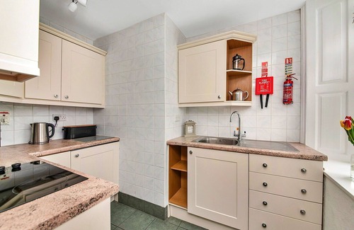 Thirsk Apartment | Nice apartment for 6 guests with WIFI, hot tub, pool and terrace