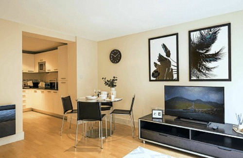 Castle Baynard Apartment | Nice apartment for 2 people with WIFI and TV
