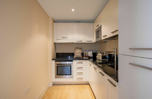 Castle Baynard Apartment | Nice apartment for 2 people with WIFI and TV