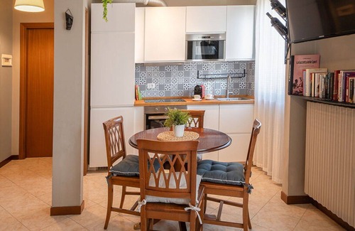 Pavia Apartment | Nice apartment for 3 people with WIFI, A/C, TV, terrace, pets allowed and panoramic view