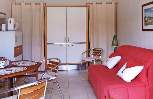 Lancieux Apartment | Nice apartment for 4 guests with WIFI, TV, terrace, pets allowed and parking