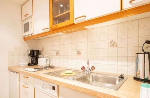 Pettneu am Arlberg Apartment | Nice apartment for 4 guests with WIFI, TV, patio and parking