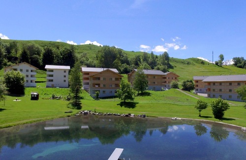 Tavanasa Apartment | Nice apartment for 4 guests with WIFI, hot tub, pool, TV, patio and panoramic view