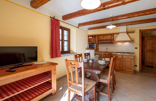Sampeyre Apartment | Nice apartment for 4 people with WIFI, pool, TV and terrace