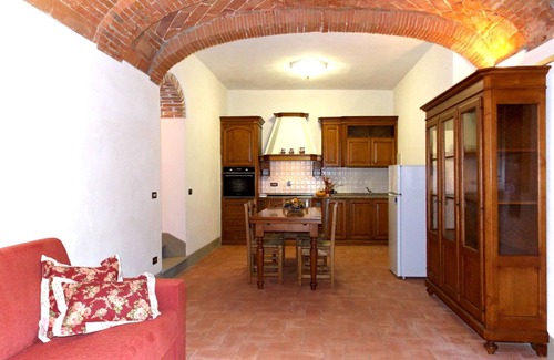 Dicomano Apartment | Nice apartment for 5 people with pool, WIFI, TV and pets allowed