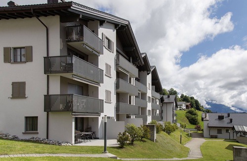 Falera Apartment | Nice apartment for 5 people with pool, WIFI, TV, balcony, pets allowed and panoramic view