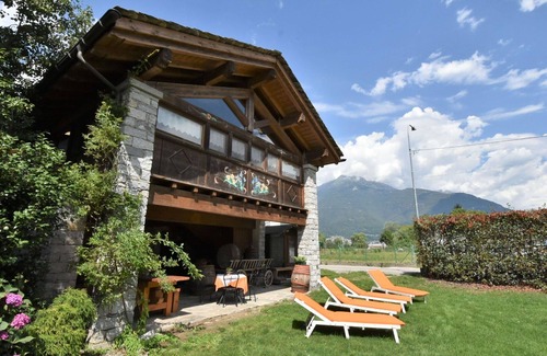 Prata Camportaccio Apartment | Nice apartment for 5 people with WIFI, A/C, TV, patio and pets allowed