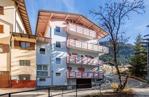 Canazei Apartment | Nice apartment for 6 people with WIFI, TV and balcony