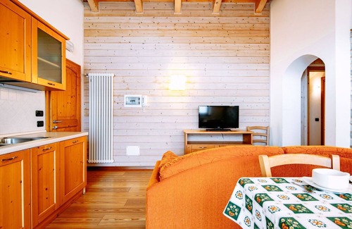 Ronzone Apartment | Nice apartment for 6 people with WIFI and balcony