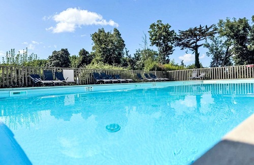 Baden Apartment | Nice apartment for 6 people with WIFI, pool, TV and terrace