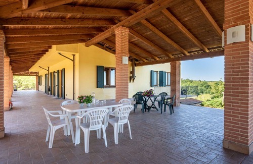 Mombaruzzo Apartment | Nice apartment for 12 people with WIFI, pool, TV, balcony and pets allowed