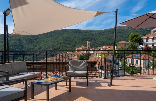 Pietrabruna Apartment | Nice apartment for 6 people with pool, WIFI, TV, patio and panoramic view