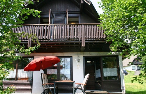 Frankenau House | Nice apartment in villa for 4 guests with WIFI, TV, terrace and pets allowed