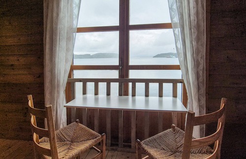 Fitjar Apartment | Nice apartment in Fitjar with WiFi