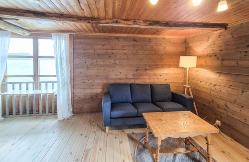 Fitjar Apartment | Nice apartment in Fitjar with WiFi